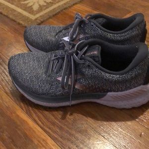 Brooks Adrenaline GTS 21 shoes